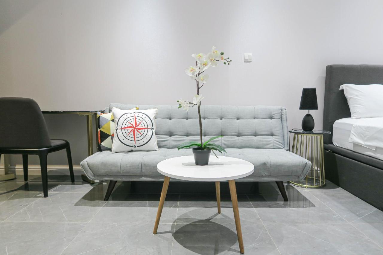 Apartment Deluxe & By Rr